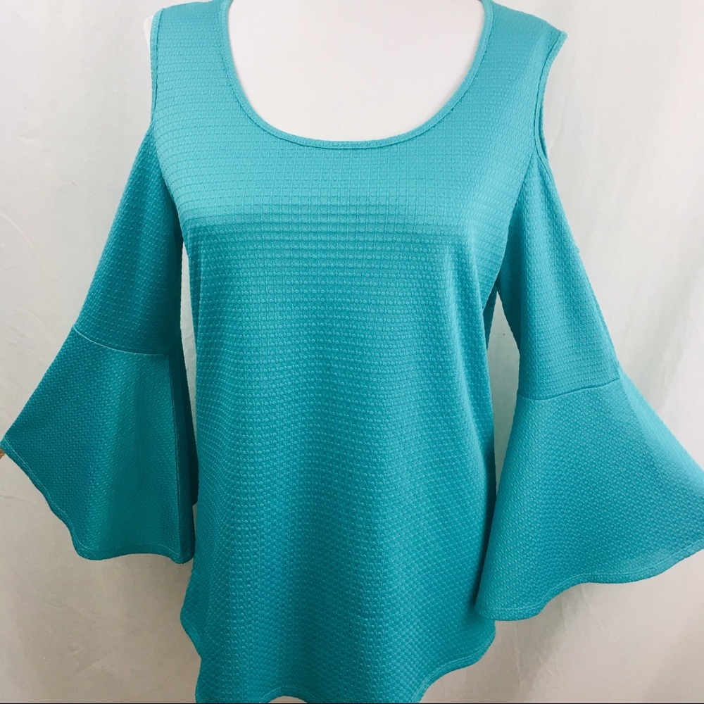 Melissa Paige Bell Sleeve Cold Shoulder Tunic L